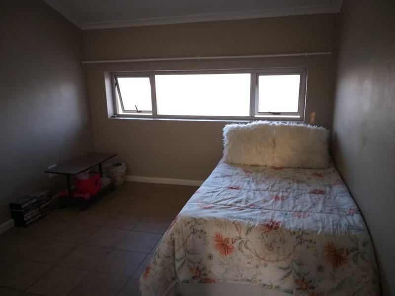 To Let 2 Bedroom Property for Rent in Uitzicht Western Cape